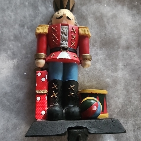 6" Vintage Cast Iron Nutcracker With Present Stocking Holder & 3 1/2 " Mug - Picture 10 of 14